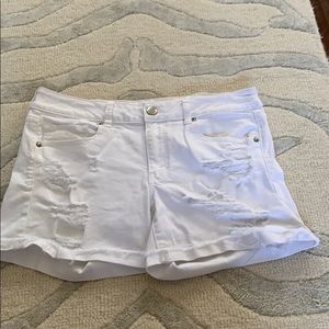 White shredded shorts